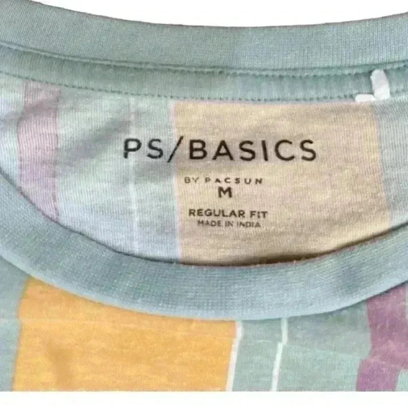 PacSun Abstract Multi-Colored Stripes
T-Shirt Size M PacSun - Picture 4 of 4